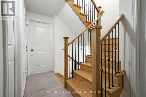 8 Talence Drive, Hamilton, ON - Indoor Photo Showing Other Room