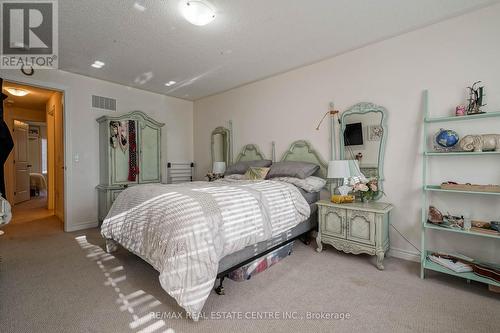 8 Talence Drive, Hamilton, ON - Indoor Photo Showing Bedroom