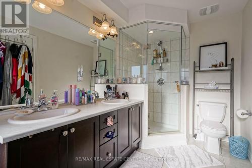 8 Talence Drive, Hamilton, ON - Indoor Photo Showing Bathroom