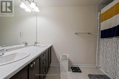 8 Talence Drive, Hamilton, ON - Indoor Photo Showing Bathroom