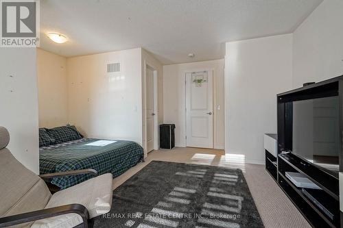 8 Talence Drive, Hamilton, ON - Indoor Photo Showing Bedroom