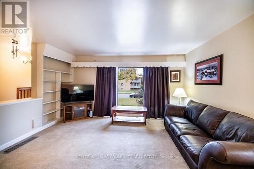 904 Sherbrooke Street, Peterborough (Monaghan), ON - Indoor Photo Showing Living Room