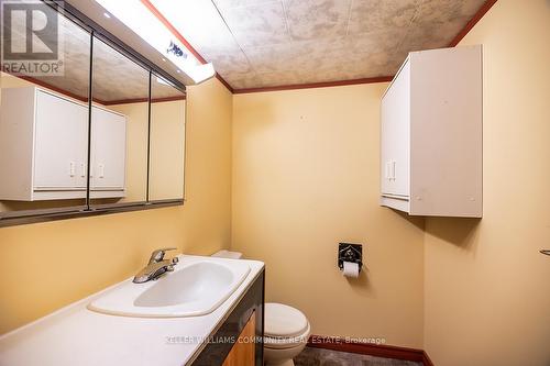 904 Sherbrooke Street, Peterborough (Monaghan), ON - Indoor Photo Showing Bathroom