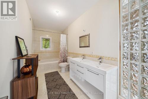 1616 Twelve Mile Lake Road, Minden Hills, ON - Indoor Photo Showing Bathroom