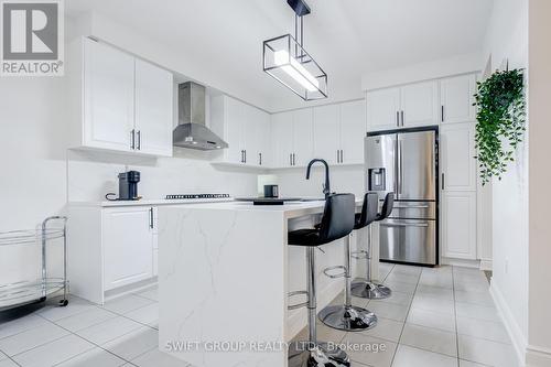 179 Great Falls Boulevard, Hamilton, ON - Indoor Photo Showing Kitchen With Upgraded Kitchen