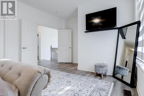 179 Great Falls Boulevard, Hamilton, ON - Indoor Photo Showing Bedroom