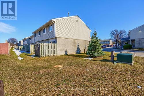 1 - 125 Sekura Crescent, Cambridge, ON - Outdoor