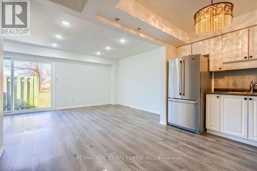 1 - 125 Sekura Crescent, Cambridge, ON - Indoor Photo Showing Kitchen