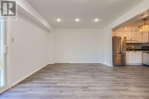 1 - 125 Sekura Crescent, Cambridge, ON - Indoor