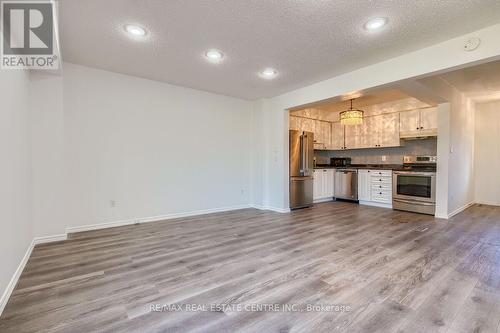 1 - 125 Sekura Crescent, Cambridge, ON - Indoor Photo Showing Kitchen