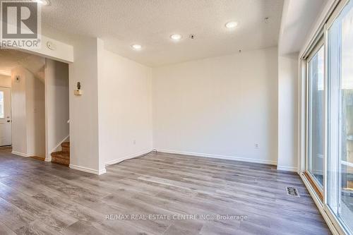 1 - 125 Sekura Crescent, Cambridge, ON - Indoor Photo Showing Other Room