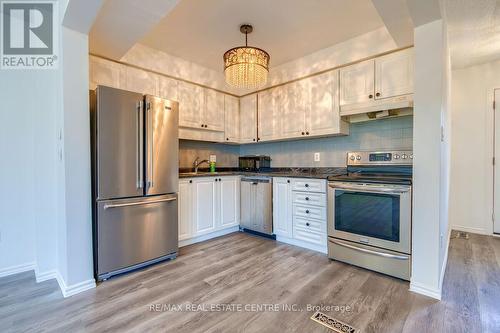 1 - 125 Sekura Crescent, Cambridge, ON - Indoor Photo Showing Kitchen With Stainless Steel Kitchen