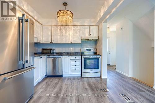 1 - 125 Sekura Crescent, Cambridge, ON - Indoor Photo Showing Kitchen With Stainless Steel Kitchen