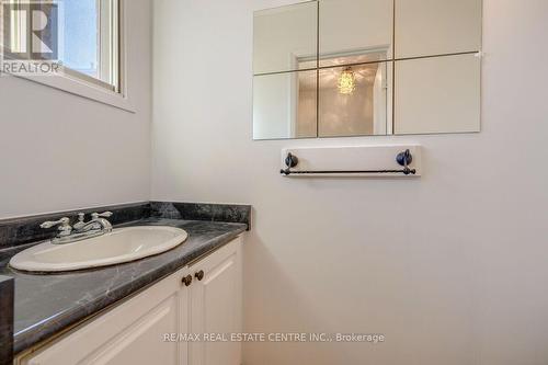 1 - 125 Sekura Crescent, Cambridge, ON - Indoor Photo Showing Bathroom