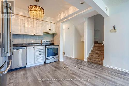 1 - 125 Sekura Crescent, Cambridge, ON - Indoor Photo Showing Kitchen With Stainless Steel Kitchen