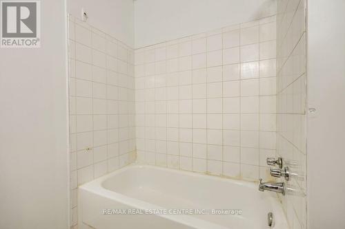 1 - 125 Sekura Crescent, Cambridge, ON - Indoor Photo Showing Bathroom