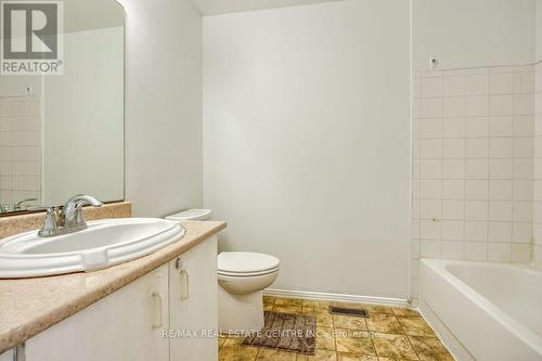 1 - 125 Sekura Crescent, Cambridge, ON - Indoor Photo Showing Bathroom