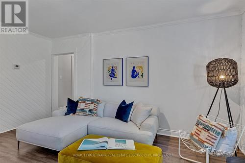 855 Armour Road, Peterborough (Ashburnham), ON - Indoor Photo Showing Living Room