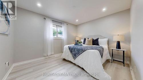 100 Fairway Road N, Kitchener, ON - Indoor Photo Showing Bedroom