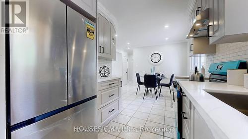 100 Fairway Road N, Kitchener, ON - Indoor Photo Showing Kitchen