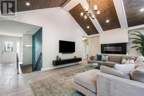 2 Cedar Grove Road, Mono, ON - Indoor Photo Showing Living Room With Fireplace