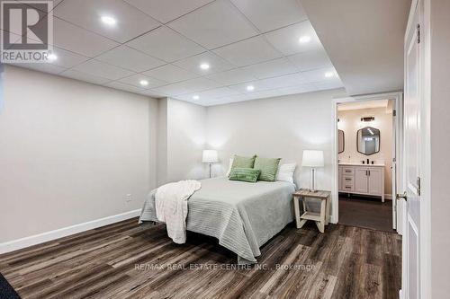 2 Cedar Grove Road, Mono, ON - Indoor Photo Showing Bedroom