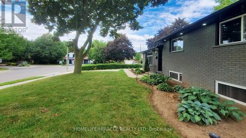 374 Book Road, Grimsby, ON - Outdoor