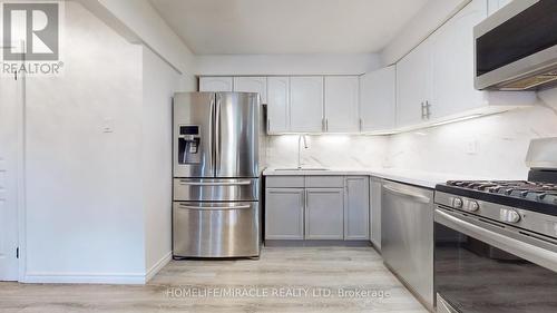 374 Book Road, Grimsby, ON - Indoor Photo Showing Kitchen With Upgraded Kitchen