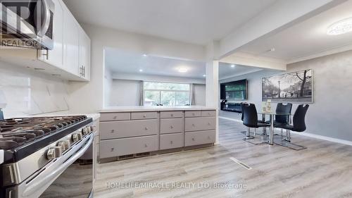 374 Book Road, Grimsby, ON - Indoor Photo Showing Kitchen