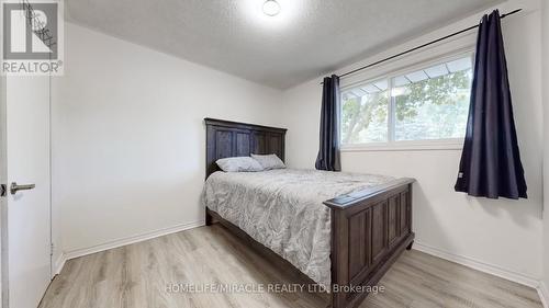 374 Book Road, Grimsby, ON - Indoor Photo Showing Bedroom