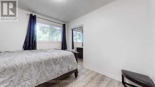 374 Book Road, Grimsby, ON - Indoor Photo Showing Bedroom