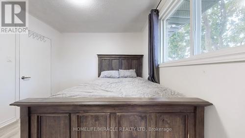 374 Book Road, Grimsby, ON - Indoor Photo Showing Bedroom