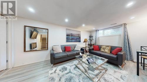 374 Book Road, Grimsby, ON - Indoor Photo Showing Living Room