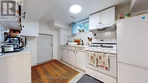 374 Book Road, Grimsby, ON - Indoor Photo Showing Kitchen