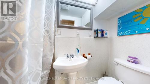 374 Book Road, Grimsby, ON - Indoor Photo Showing Bathroom