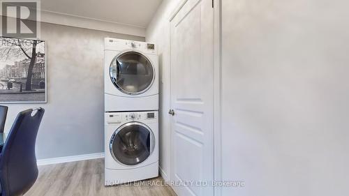 374 Book Road, Grimsby, ON - Indoor Photo Showing Laundry Room