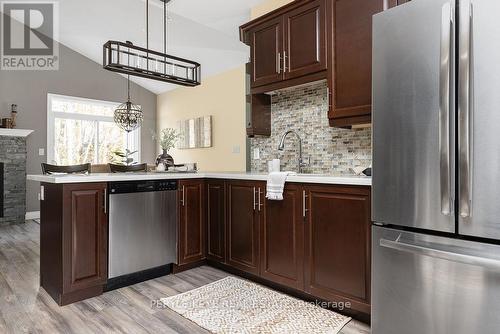 148 Pineridge Gate, Gravenhurst, ON - Indoor Photo Showing Kitchen With Stainless Steel Kitchen