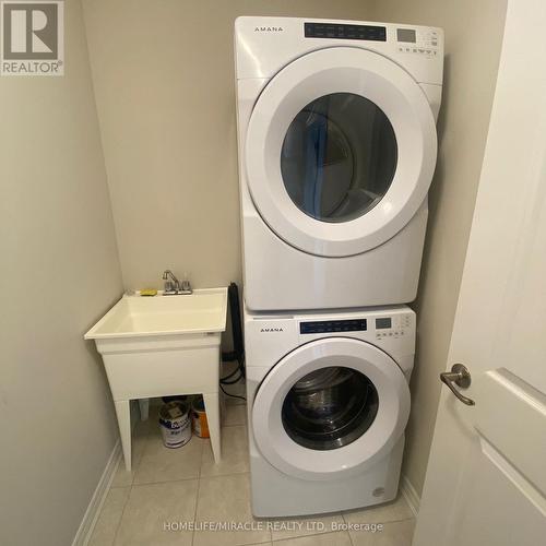 89 Sunflower Place, Welland, ON - Indoor Photo Showing Laundry Room