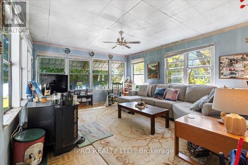 430 Lake Road, Trent Hills, ON - Indoor Photo Showing Living Room