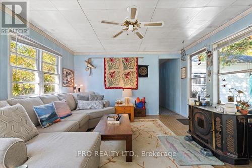 430 Lake Road, Trent Hills, ON - Indoor Photo Showing Living Room