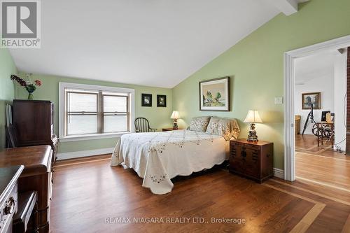 11825 Lakeshore Road, Wainfleet, ON - Indoor Photo Showing Bedroom