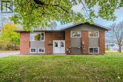 515 BROOKHAVEN CRESCENT  Waterloo, ON N2L 4R6