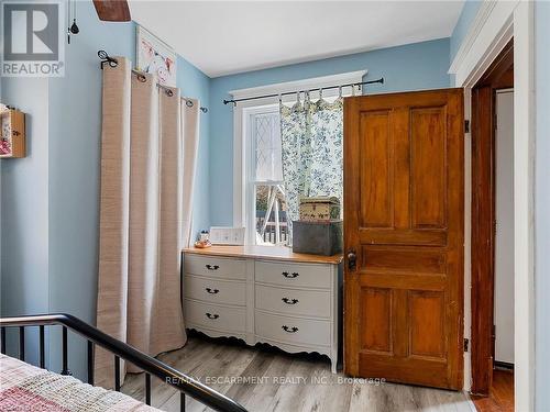 84 Garden Avenue, Brantford, ON - Indoor Photo Showing Bedroom