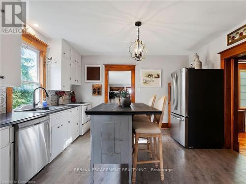 84 Garden Avenue, Brantford, ON - Indoor Photo Showing Kitchen