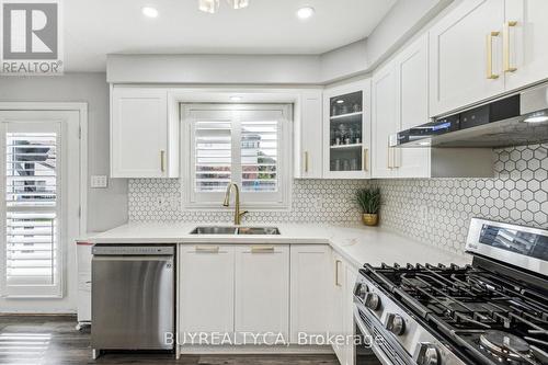 170 Southbrook Drive W, Hamilton, ON - Indoor Photo Showing Kitchen With Double Sink With Upgraded Kitchen