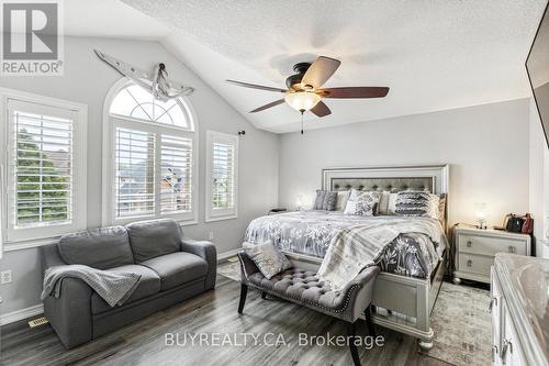 170 Southbrook Drive W, Hamilton, ON - Indoor Photo Showing Bedroom