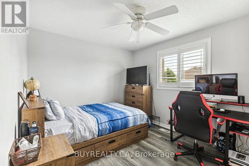 170 Southbrook Drive W, Hamilton, ON - Indoor Photo Showing Bedroom