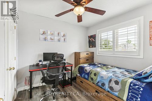 170 Southbrook Drive W, Hamilton, ON - Indoor Photo Showing Bedroom