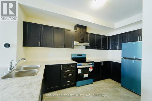 149 - 677 Park Road N, Brantford, ON - Indoor Photo Showing Kitchen With Double Sink