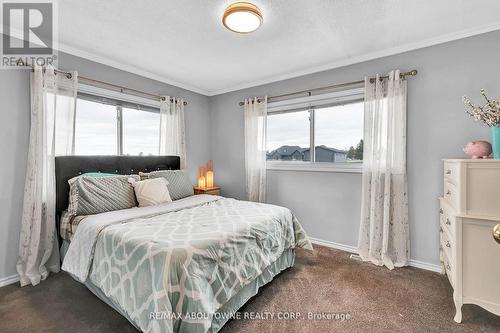 9382 Silver Street, West Lincoln, ON - Indoor Photo Showing Bedroom